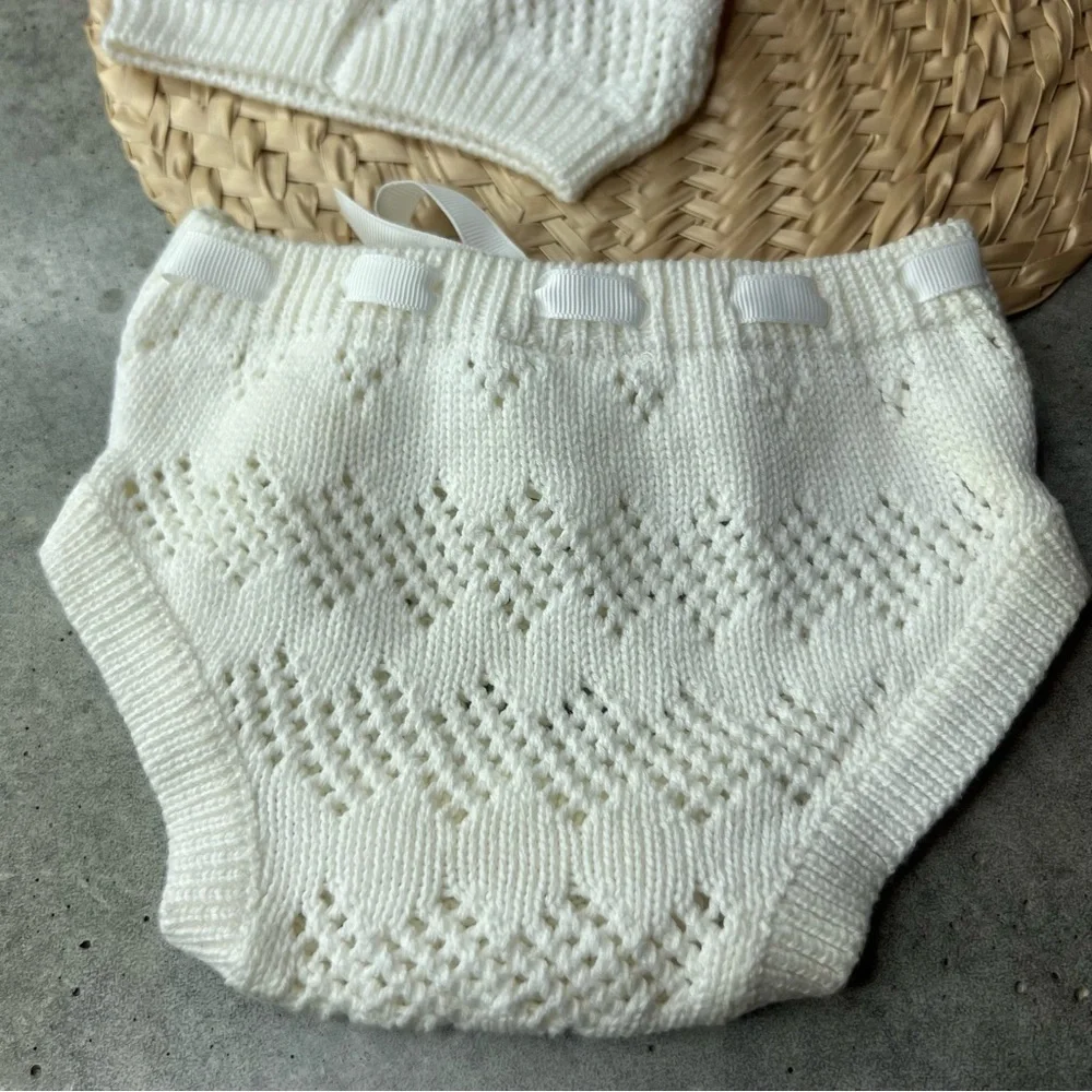 0-6 months Laura Ashley knit bottoms and hat set hat with bear ears - Picture 11 of 12